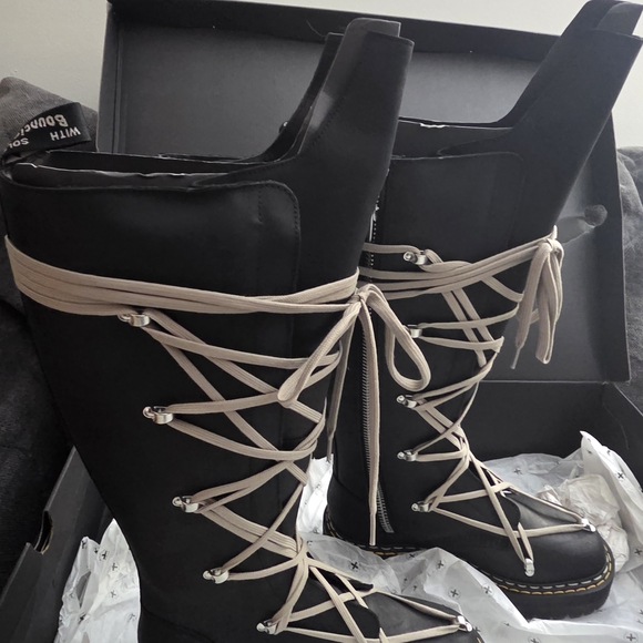 Dr. Martens × Rick Owens 1860 - Picture 4 of 6